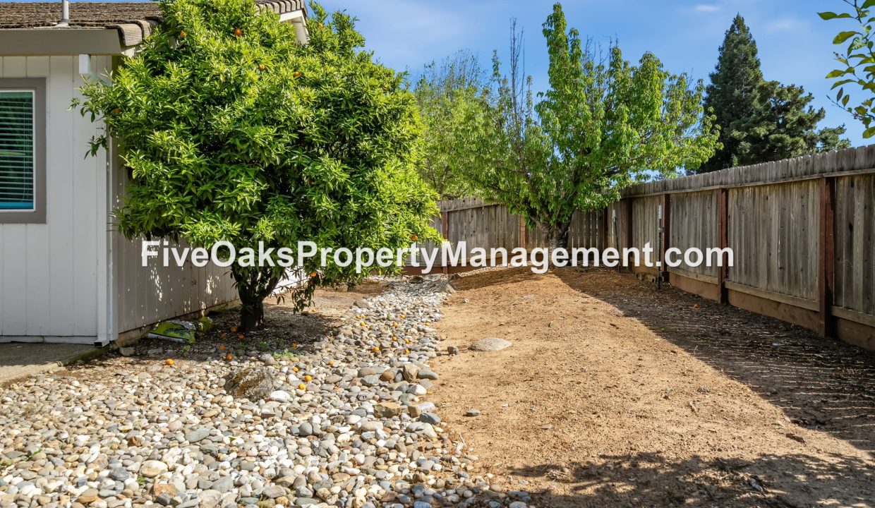 3301 Burberry Way (24)