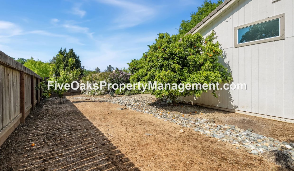 3301 Burberry Way (25)