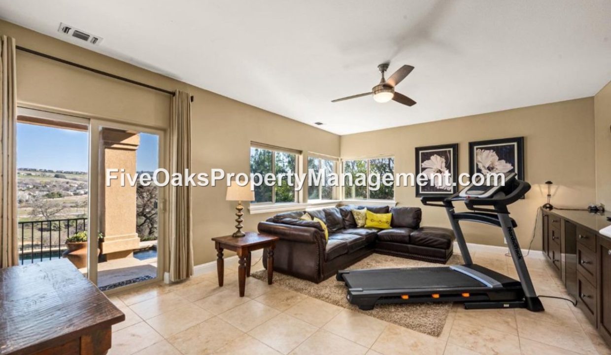 5185 Mertola Drive (28)
