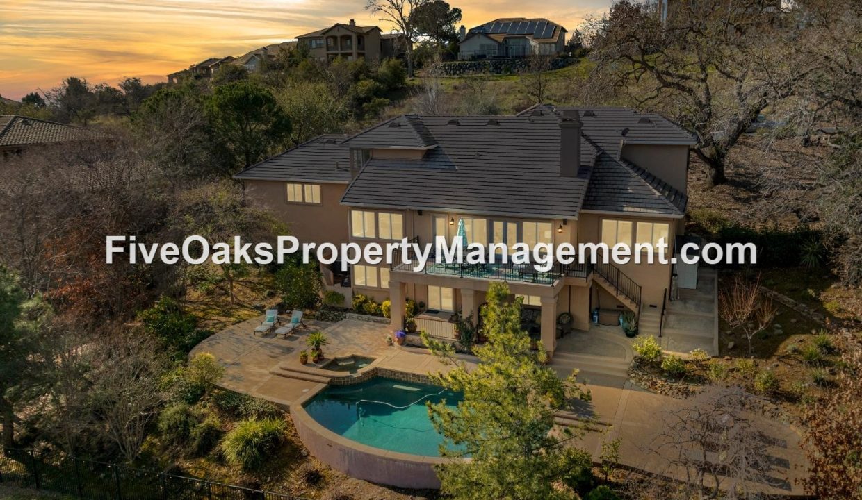 5185 Mertola Drive (3)