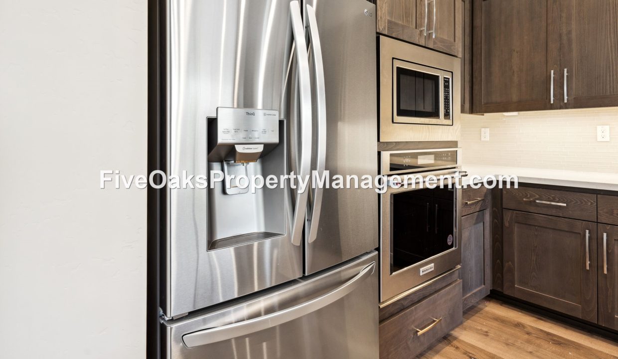 6990 Saratoga Estates Drive (10)