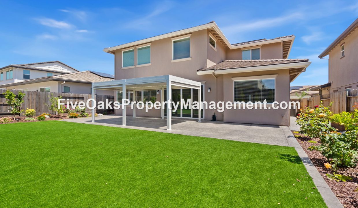 6990 Saratoga Estates Drive (35)