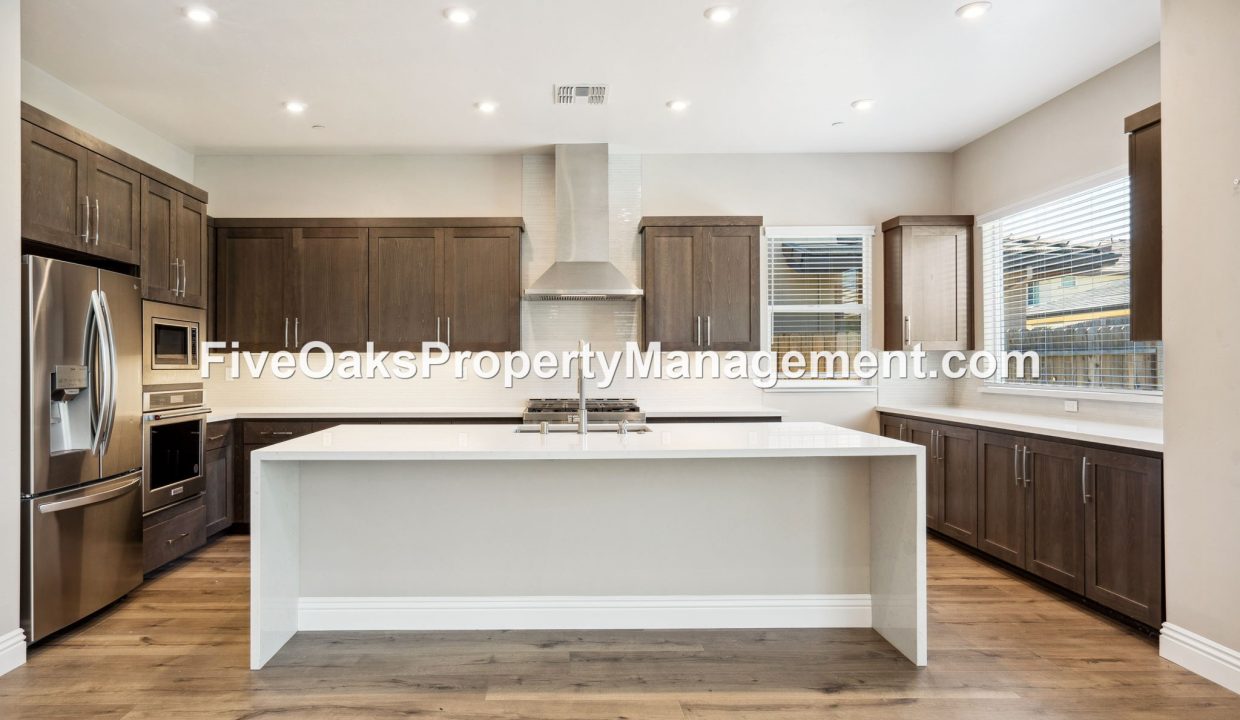 6990 Saratoga Estates Drive (8)
