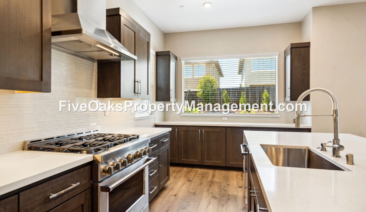 6990 Saratoga Estates Drive (9)
