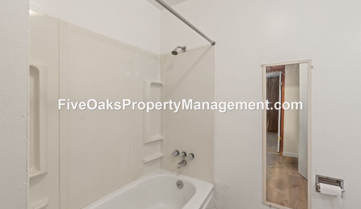 520 Fowler Lane (22)
