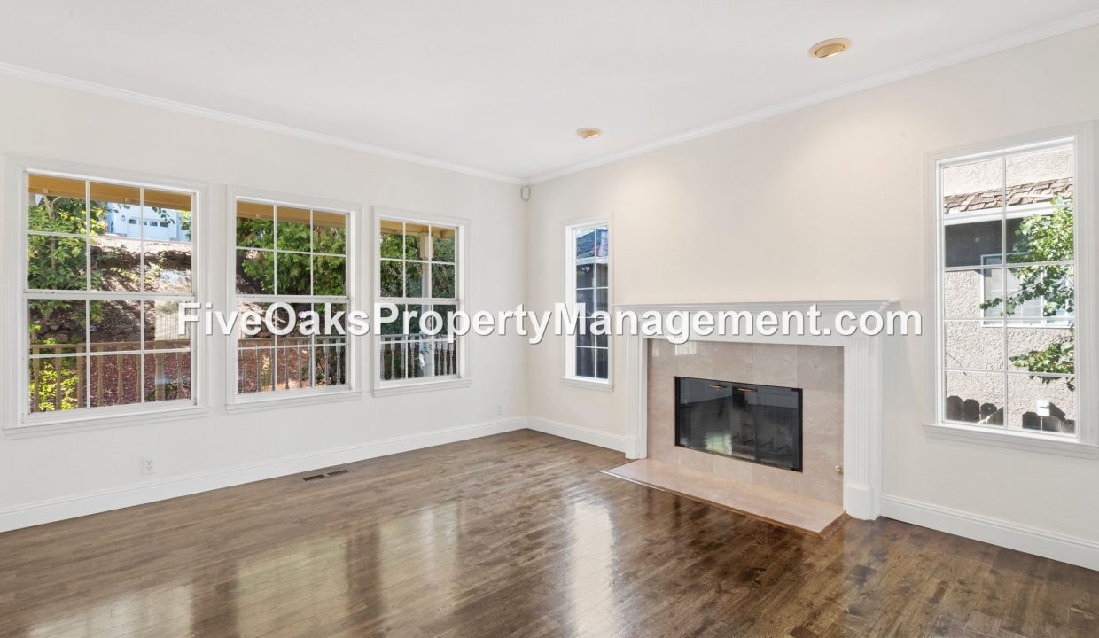 2025 Moonstone Circle (8)
