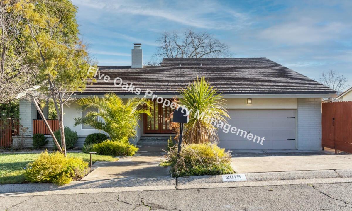 2815 Stanford Lane (2)