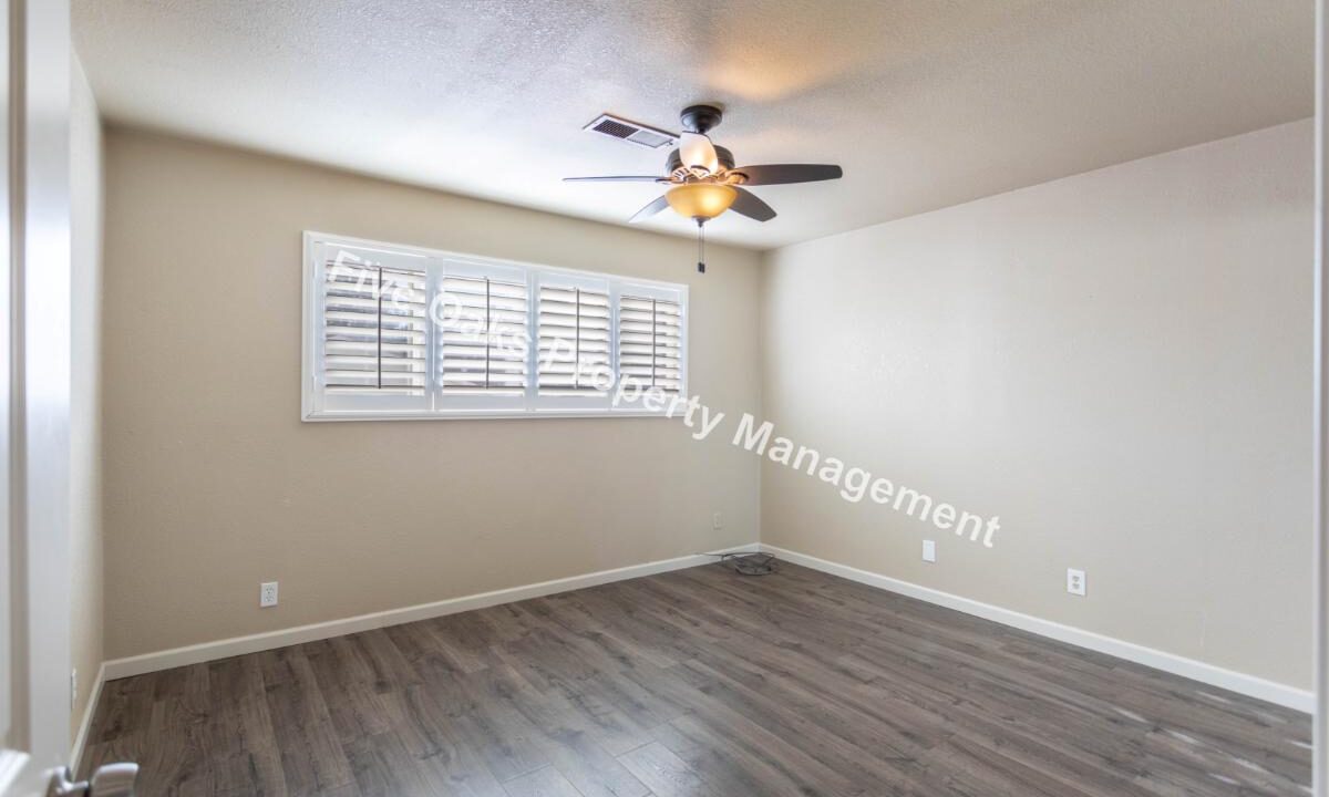 2815 Stanford Lane (28)